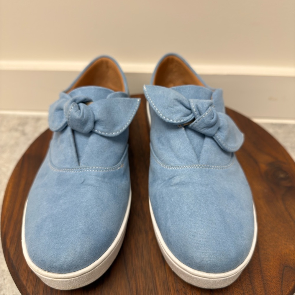 Light Blue Suede Slip on Bow Sneakers Sz 6,‎